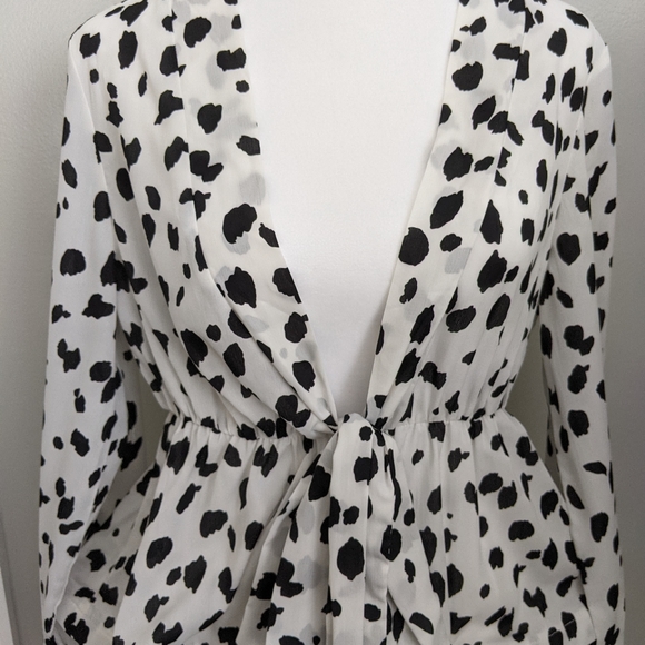 Dalmatian print tie front peplum top - Picture 6 of 8